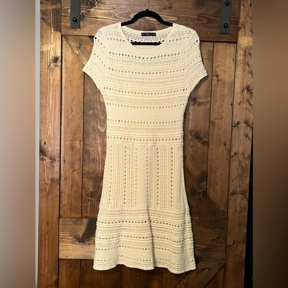 Zara Elegant Beige Crochet Dress Sz Medium